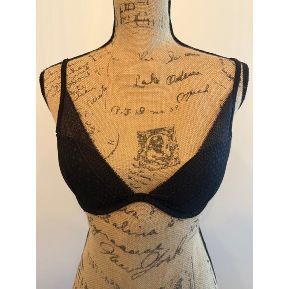 Incredible by Victoria’s Secret Plunge Black Lace Bra Size 34C - Picture 1 of 4